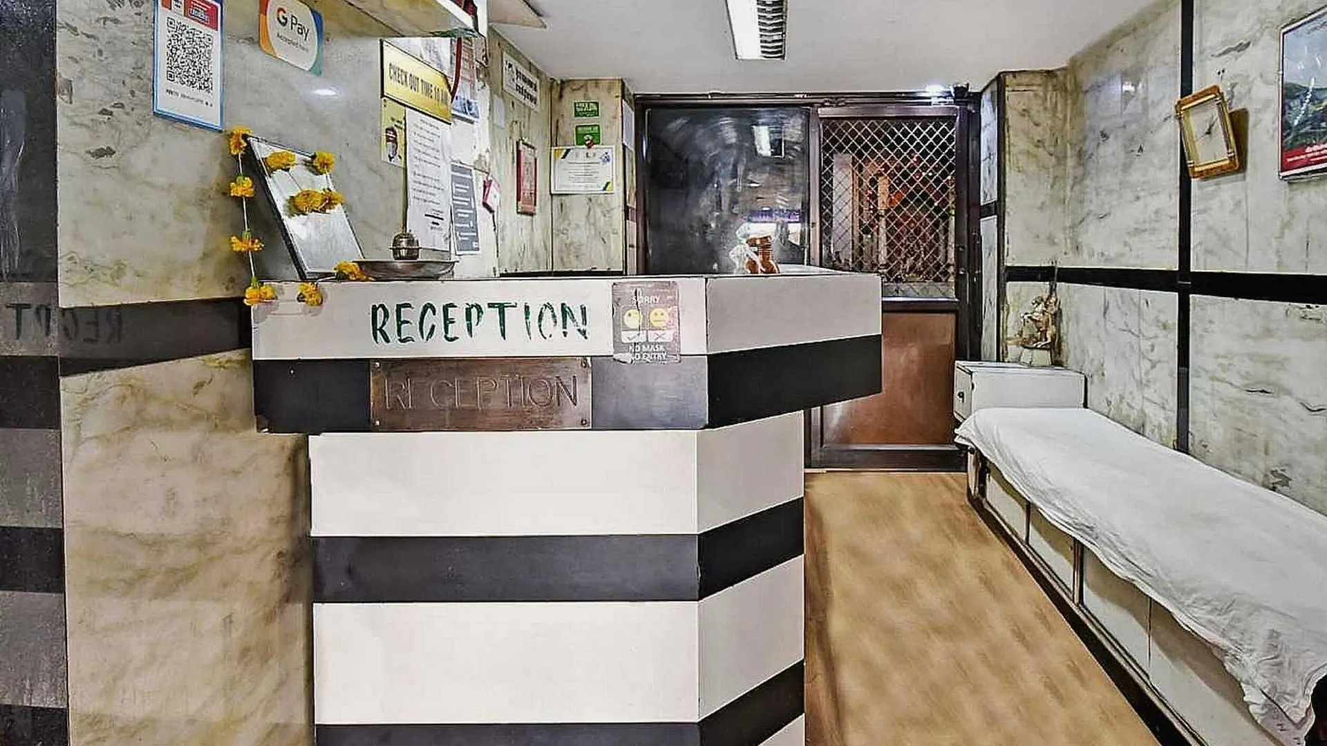 Hotel O Royal Surbhi Ουνταϊπούρ