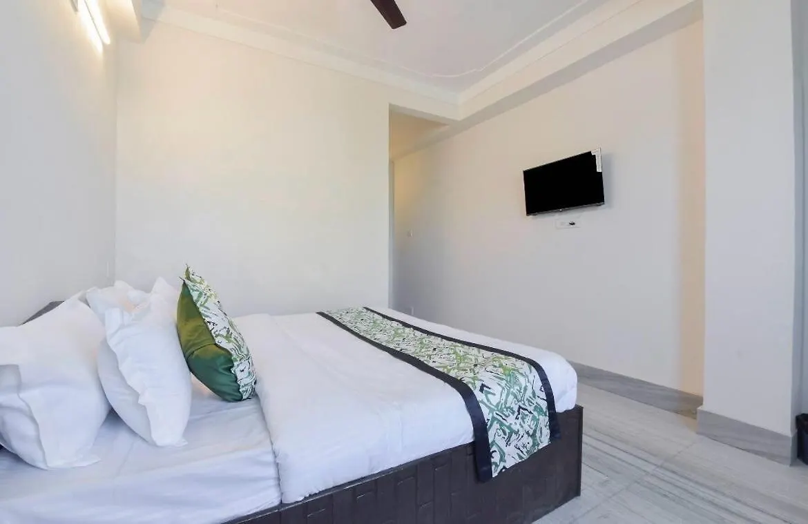 Hotel O Royal Surbhi Ουνταϊπούρ