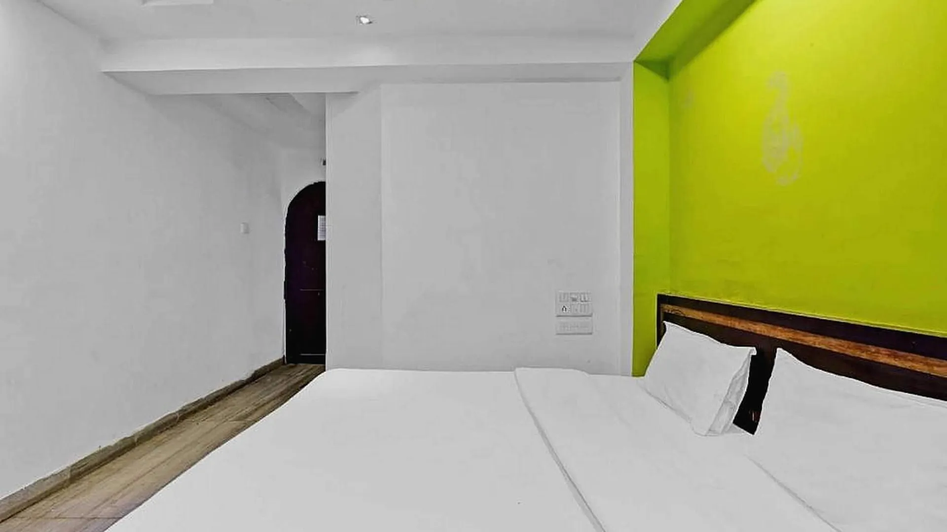 Hotel O Royal Surbhi Ουνταϊπούρ