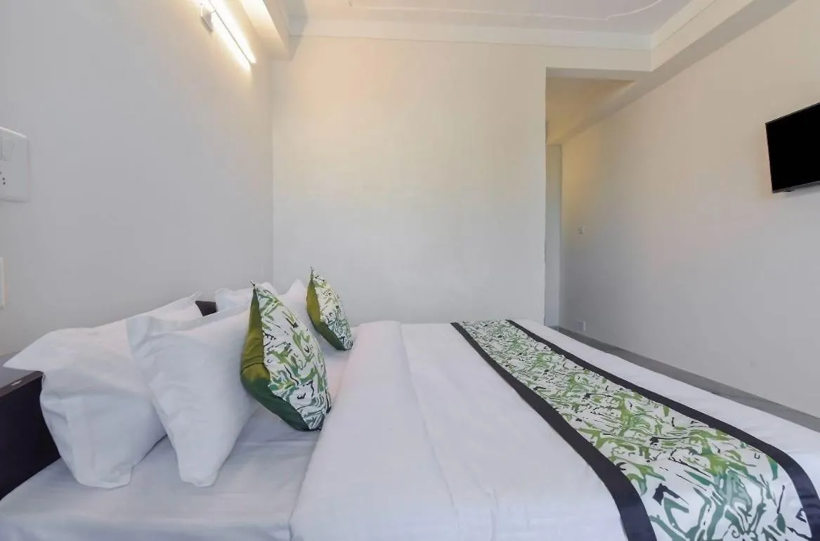 Hotel O Royal Surbhi Ουνταϊπούρ