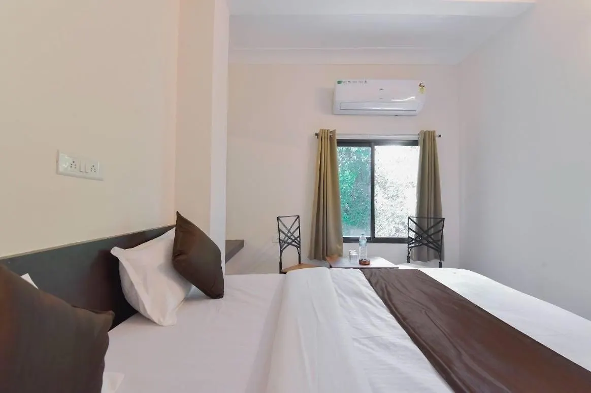 Hotel O Royal Surbhi Ουνταϊπούρ