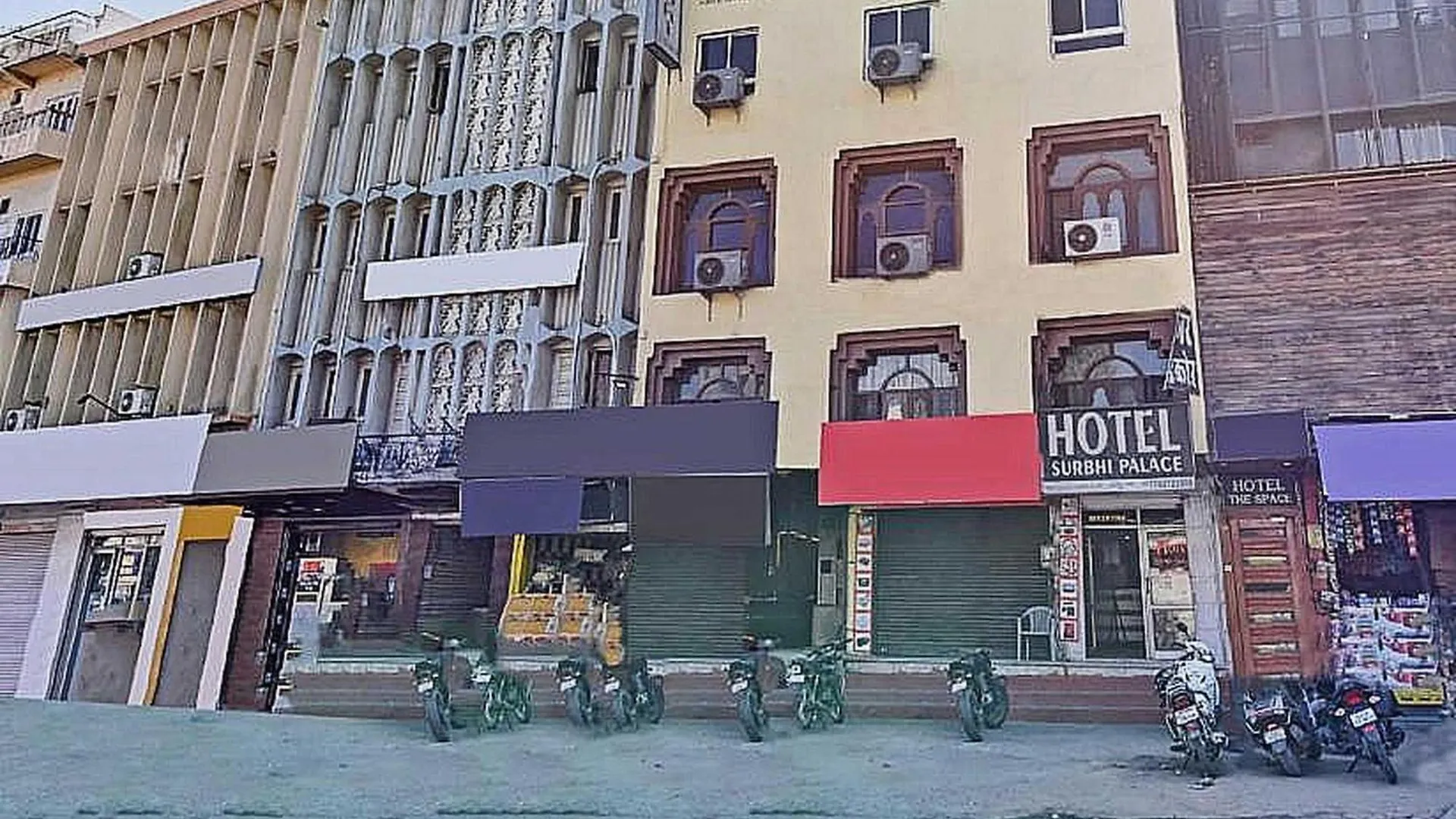 Hotel O Royal Surbhi Udaipur Hindistan